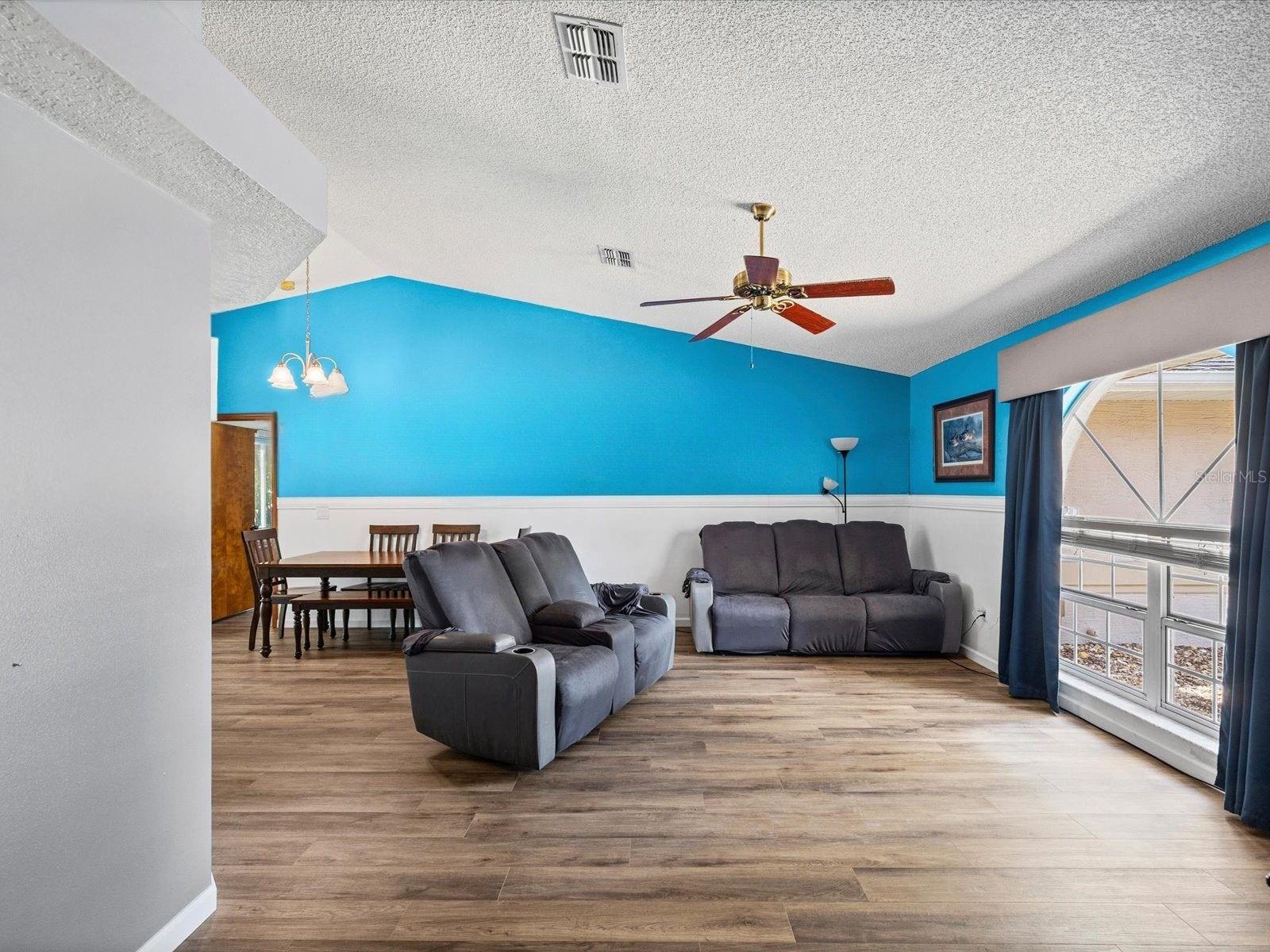 HUNTINGTON WOODS - Residential