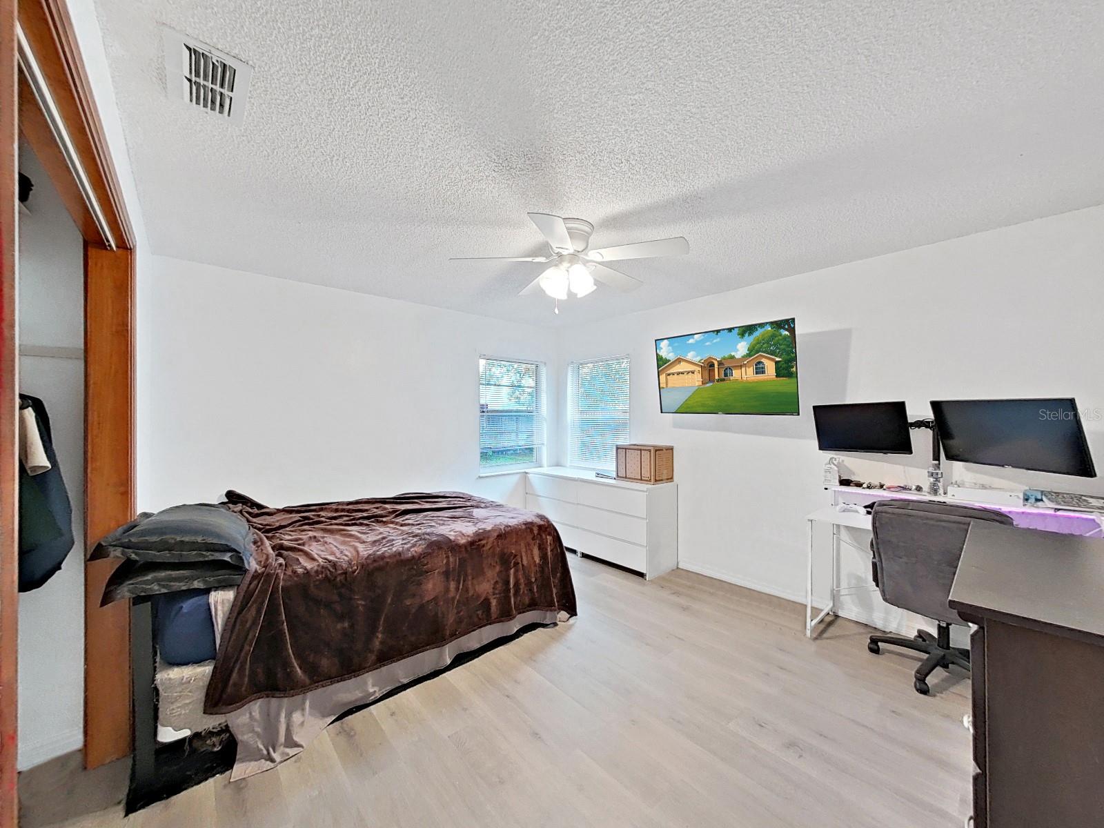 HUNTINGTON WOODS - Residential