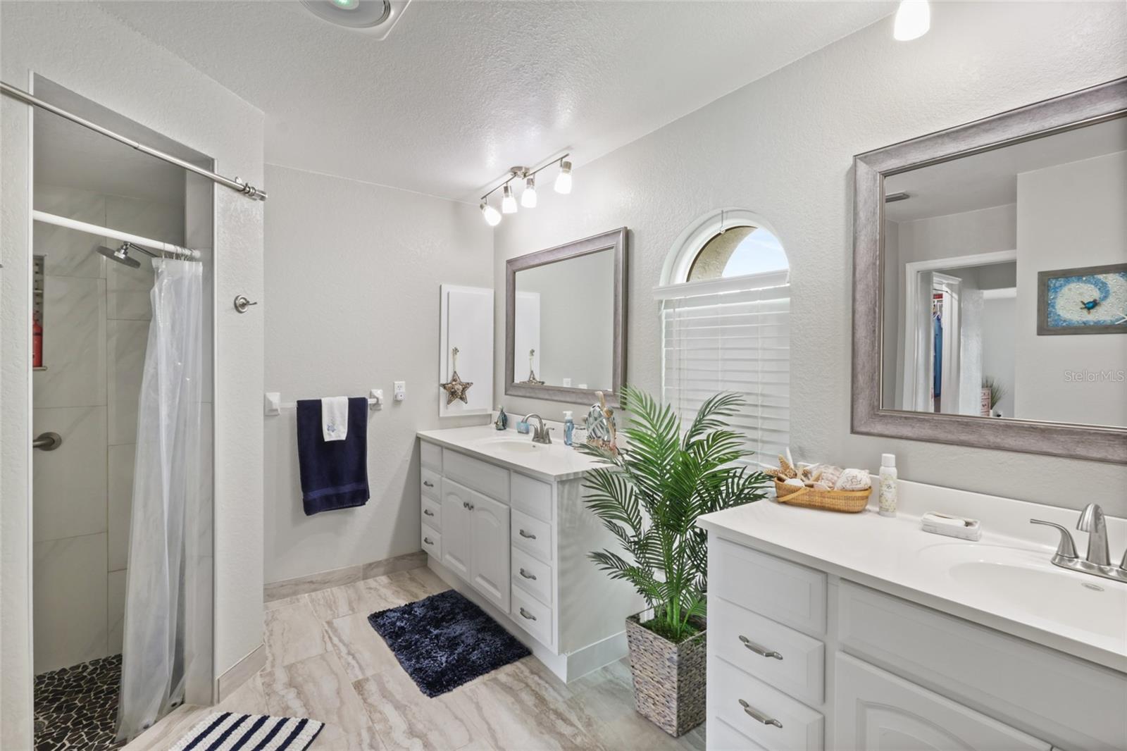 HARB HEIGHTS - Residential Lease