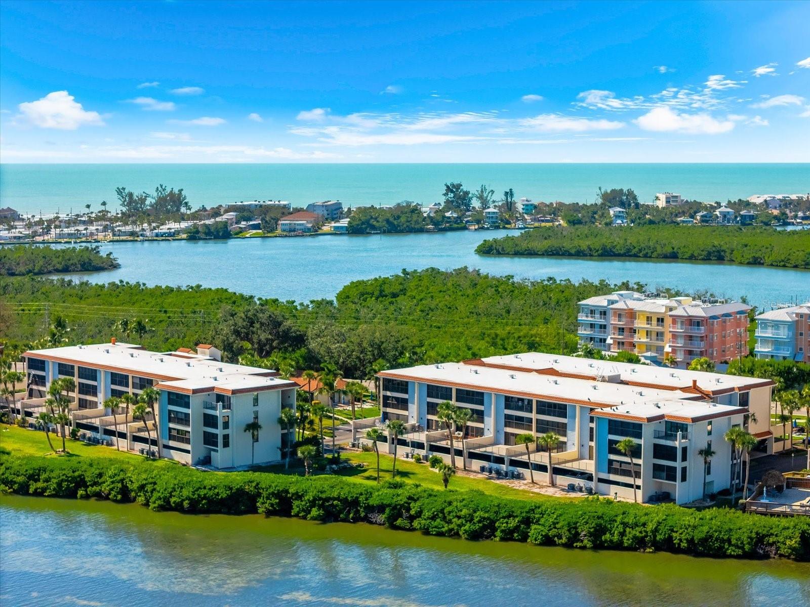 SANDPIPER KEY BLDG 04 - Residential