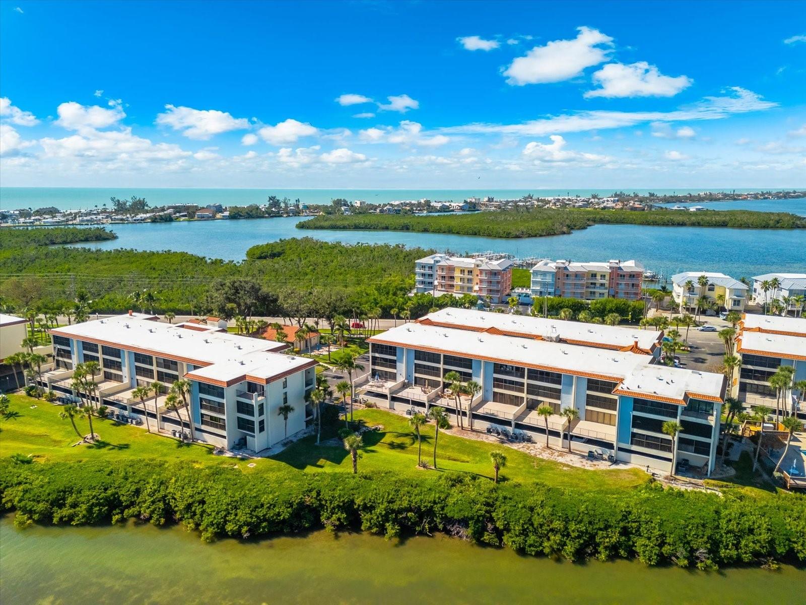 SANDPIPER KEY BLDG 04 - Residential