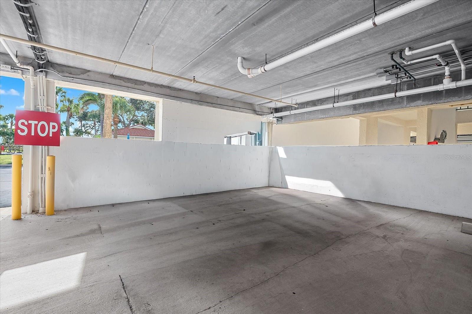 SANDPIPER KEY BLDG 04 - Residential