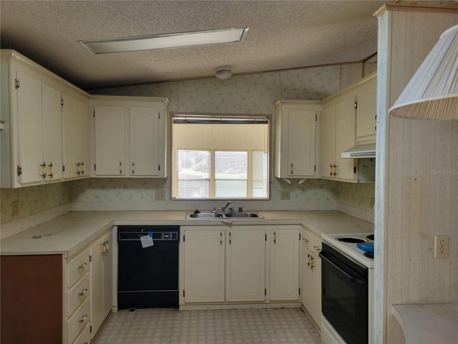 INDIAN RIVER GROVES & GARDENS - Residential