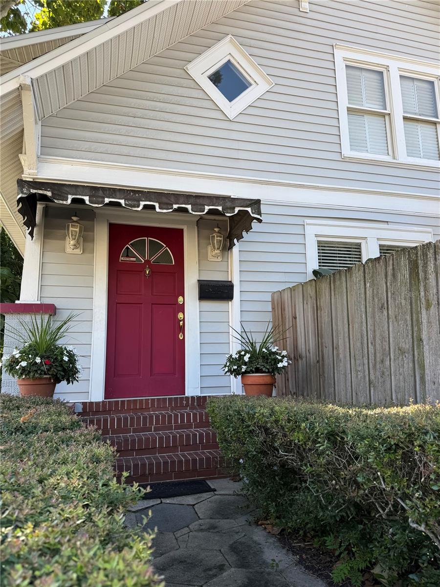 950 10TH STREET N