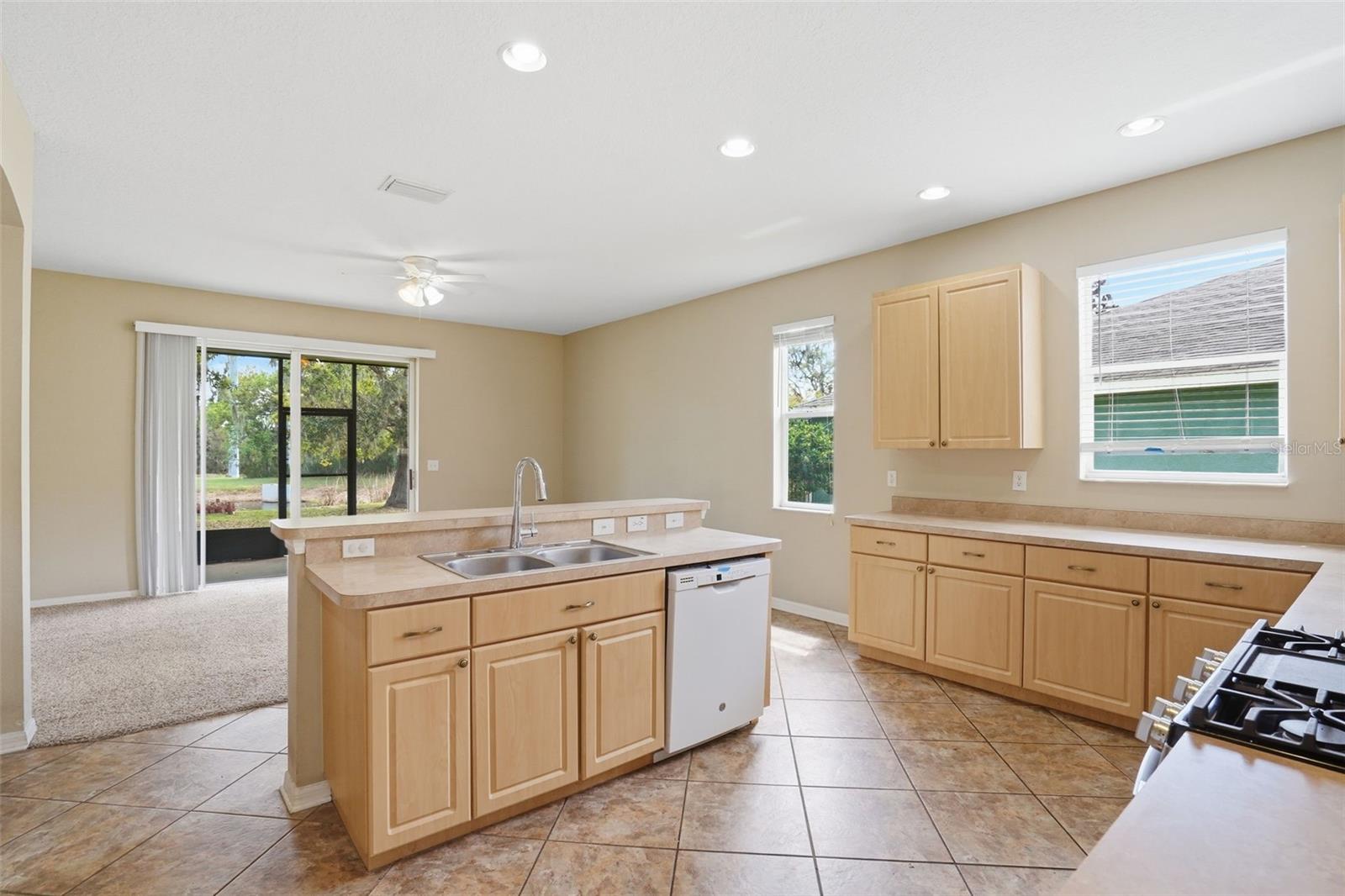 FISHHAWK RANCH PH 2 PRCL - Residential