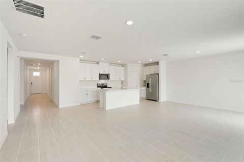 A home in PARRISH