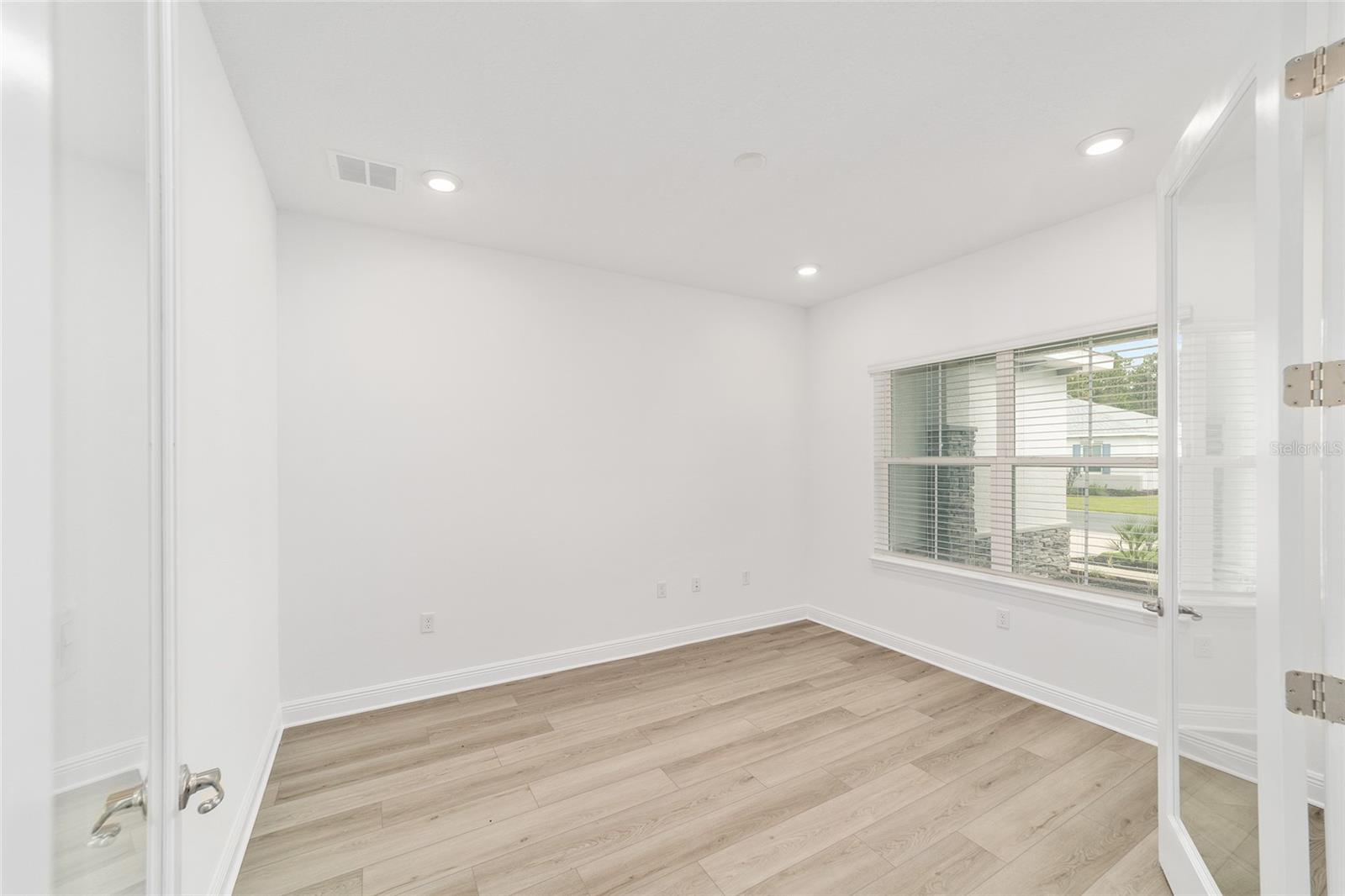 ON TOP OF THE WORLD - Residential