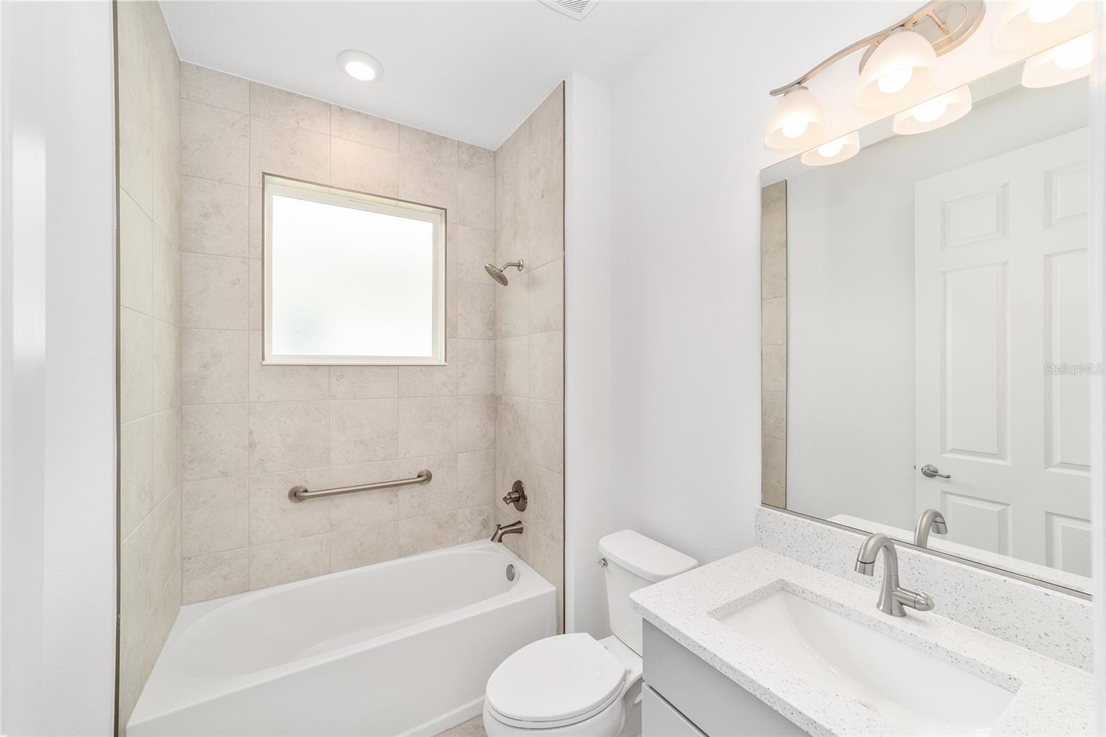 ON TOP OF THE WORLD - Residential