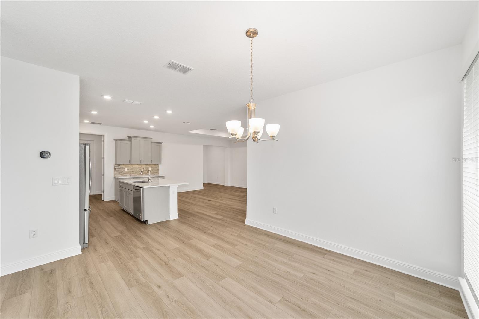 ON TOP OF THE WORLD - Residential