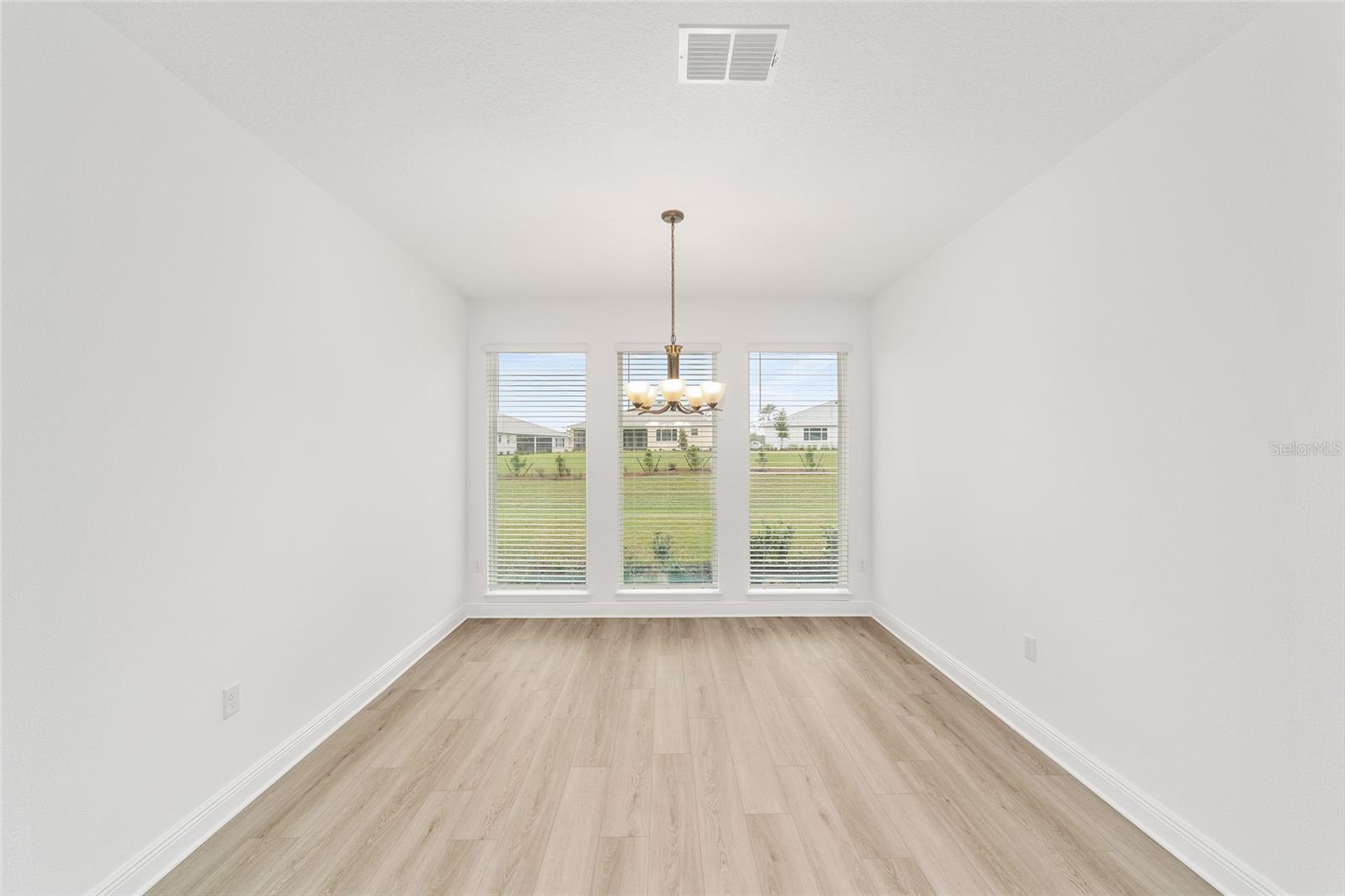 ON TOP OF THE WORLD - Residential