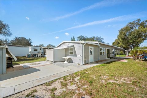 A home in LAKE WALES