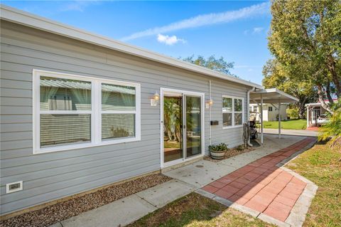 A home in LAKE WALES