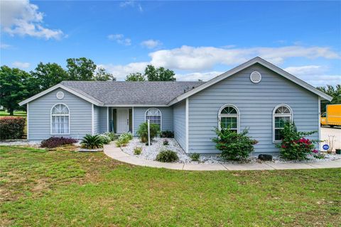 A home in MINNEOLA