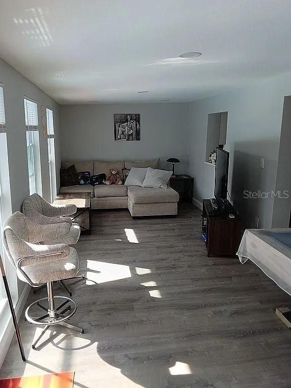 LENORE ADD UN 5 - Residential