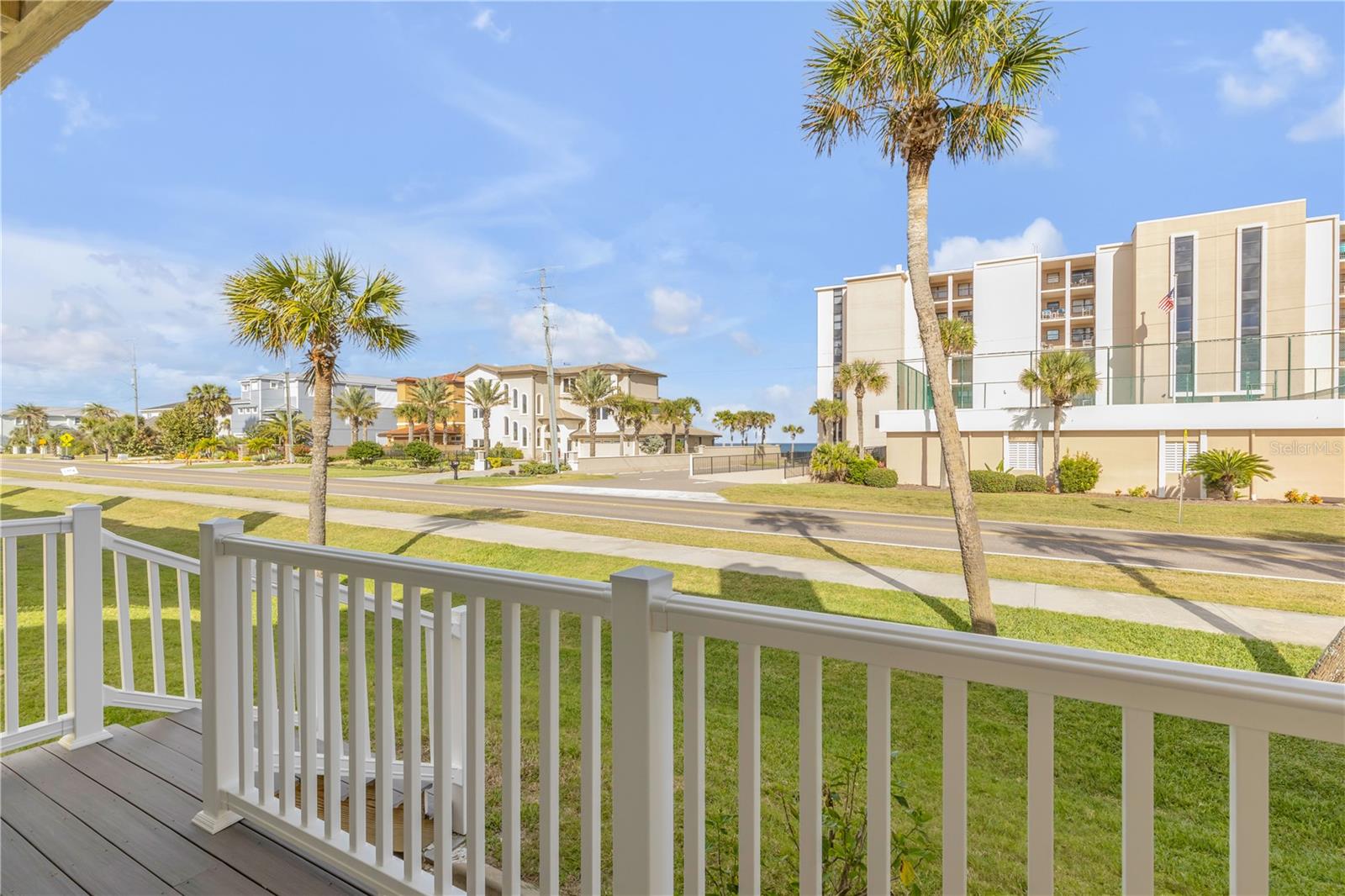 LIGHTHOUSE SHORES TWNHMS CONDO - Residential