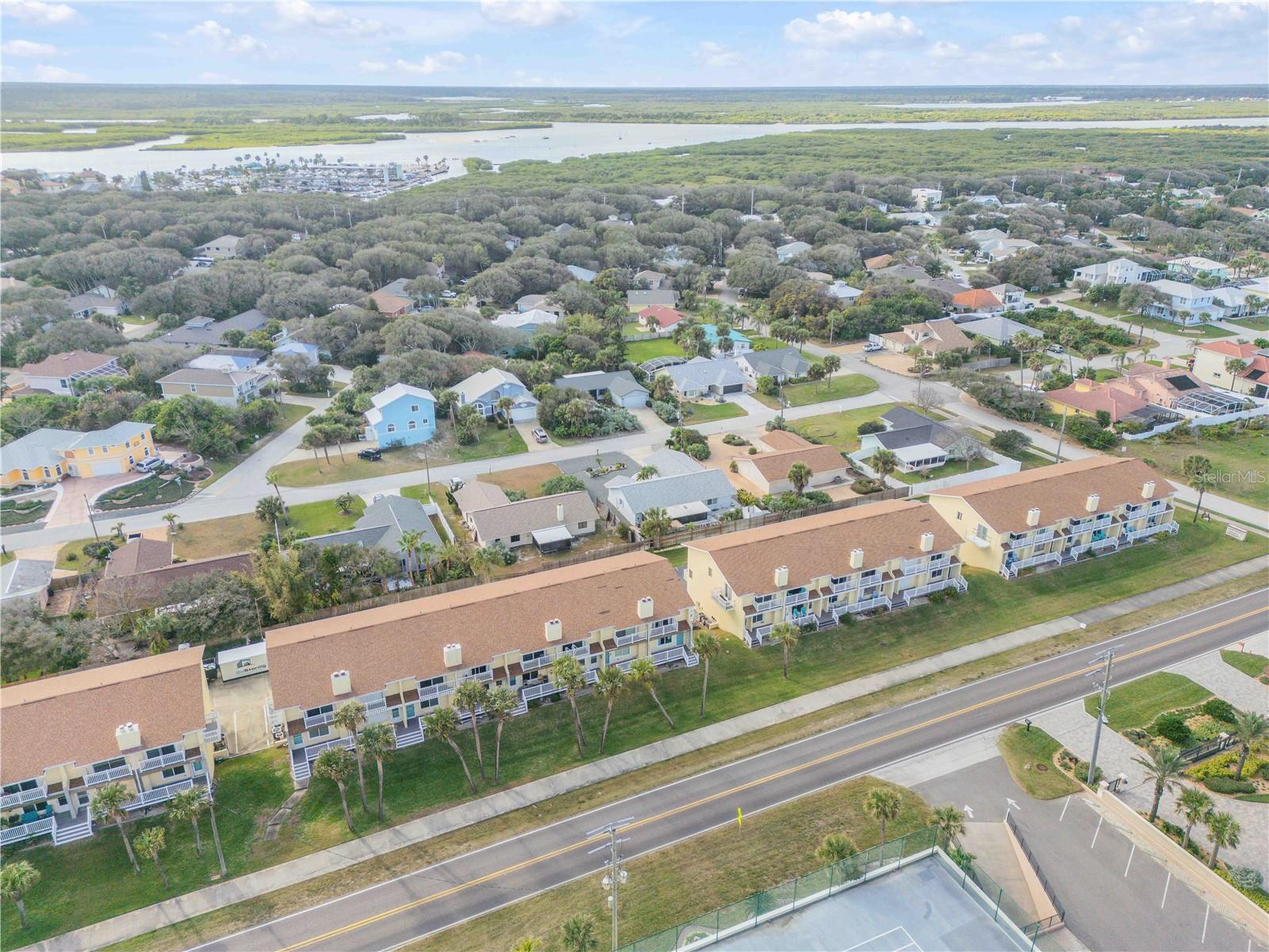 LIGHTHOUSE SHORES TWNHMS CONDO - Residential