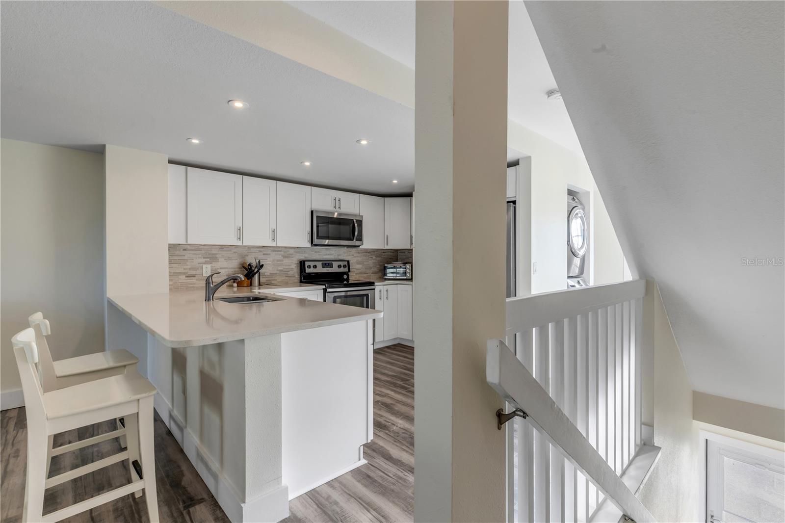 LIGHTHOUSE SHORES TWNHMS CONDO - Residential