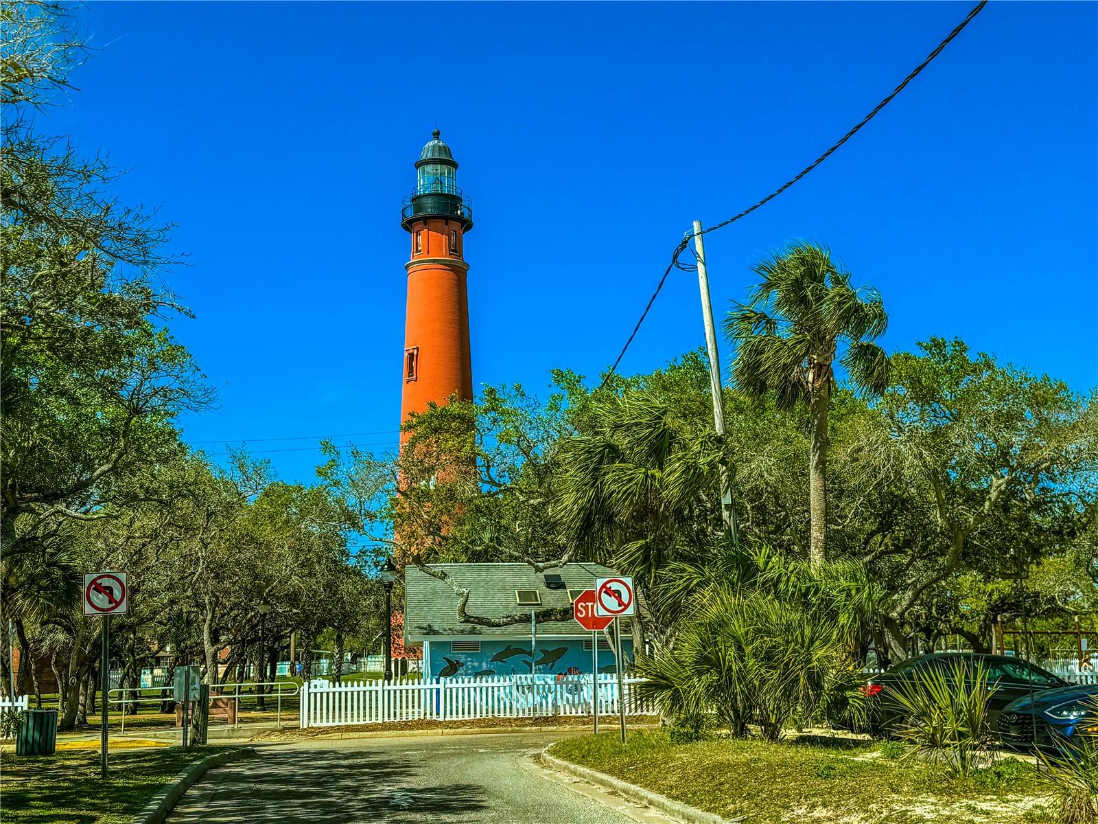 LIGHTHOUSE SHORES TWNHMS CONDO - Residential