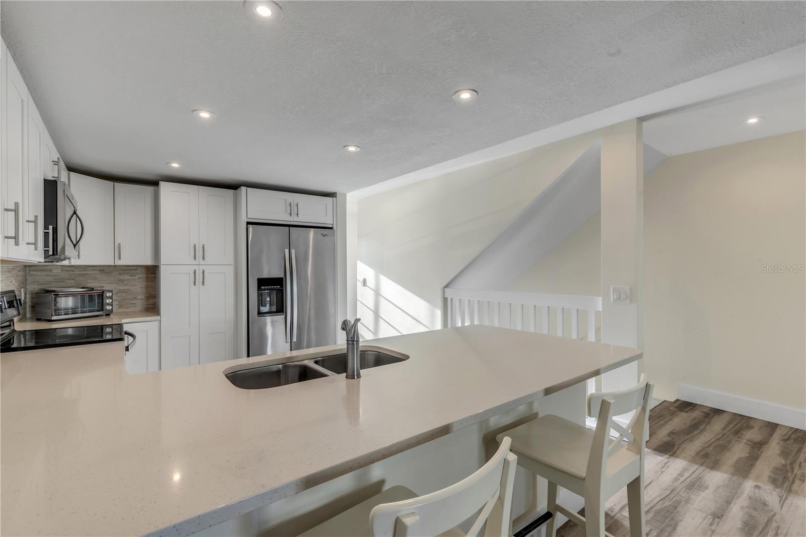 LIGHTHOUSE SHORES TWNHMS CONDO - Residential