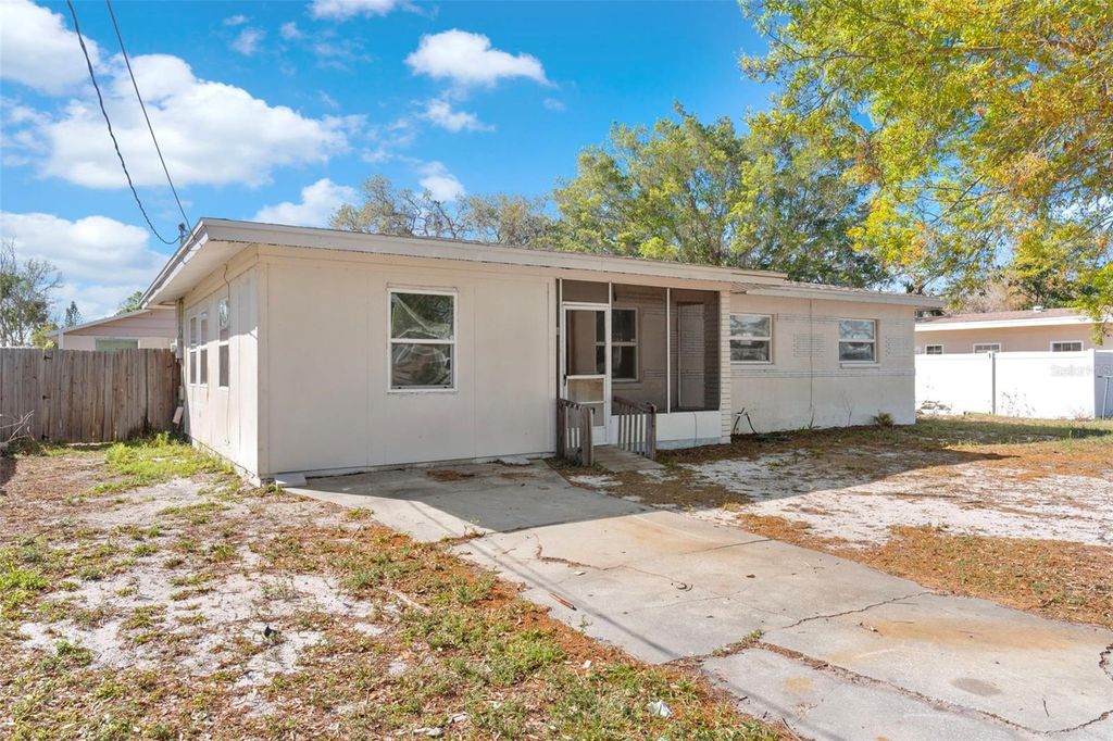 Photo of 102 21st Street NE, Bradenton, FL 34208 (MLS # C7507141)