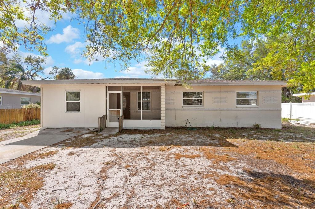 Photo of 102 21st Street NE, Bradenton, FL 34208 (MLS # C7507141)