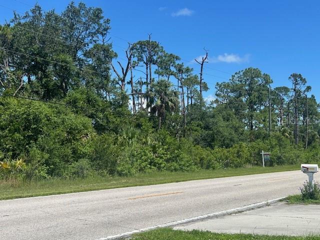 Here's your opportunity to build your custom home on a DOUBLE LOT in great location on COLLINGSWOOD BLVD. NO CDD, NO HOA, and No Scrub Jay Fees. This price includes 2 two standard size lots (each lot is 80' frontage x 125' deep (DOUBLE LOT is 160' frontage x 125' deep) • PIN #s: 402125233020 & 402125233021. Ask me about the possible third lot as well. Great investment -under four miles to Charlotte Mall and many surrounding new restaurants and under 7 miles to the El JoBean public boat ramp with easy access to Charlotte Harbor for Boating and world-class Fishing