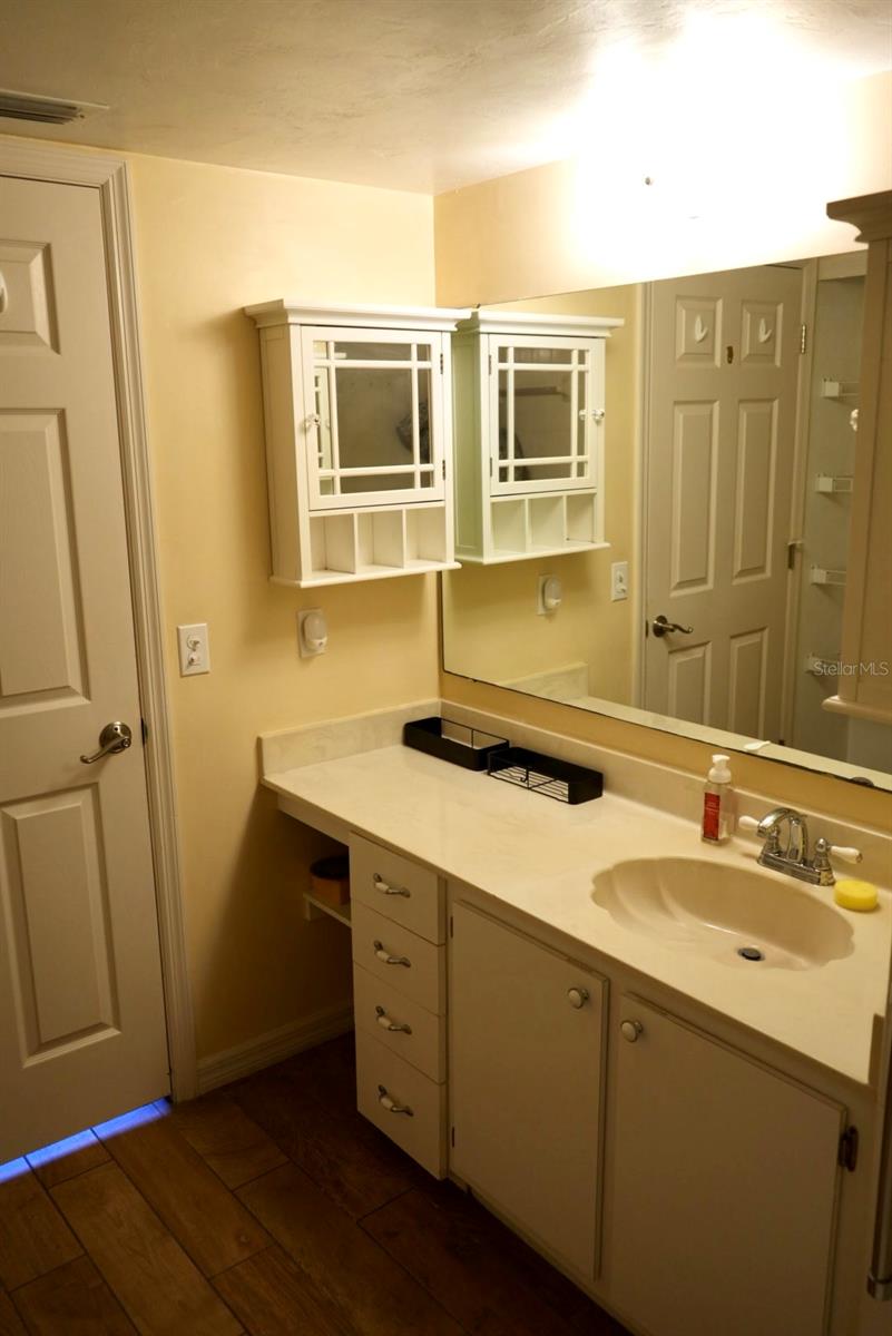 LAKES EDGE PH 03 - Residential