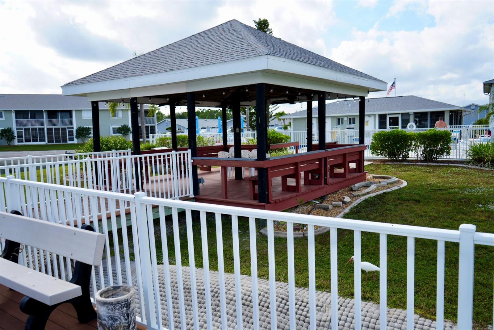 LAKES EDGE PH 03 - Residential