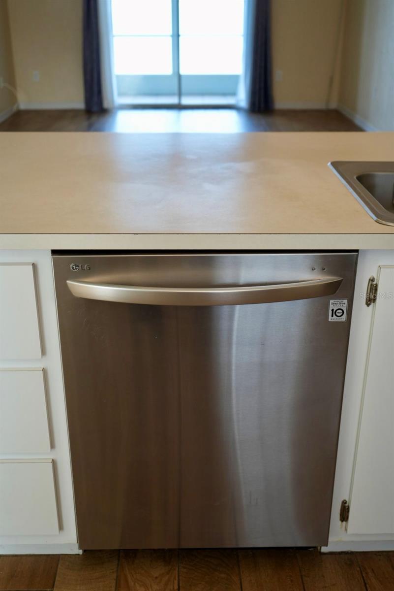 LAKES EDGE PH 03 - Residential