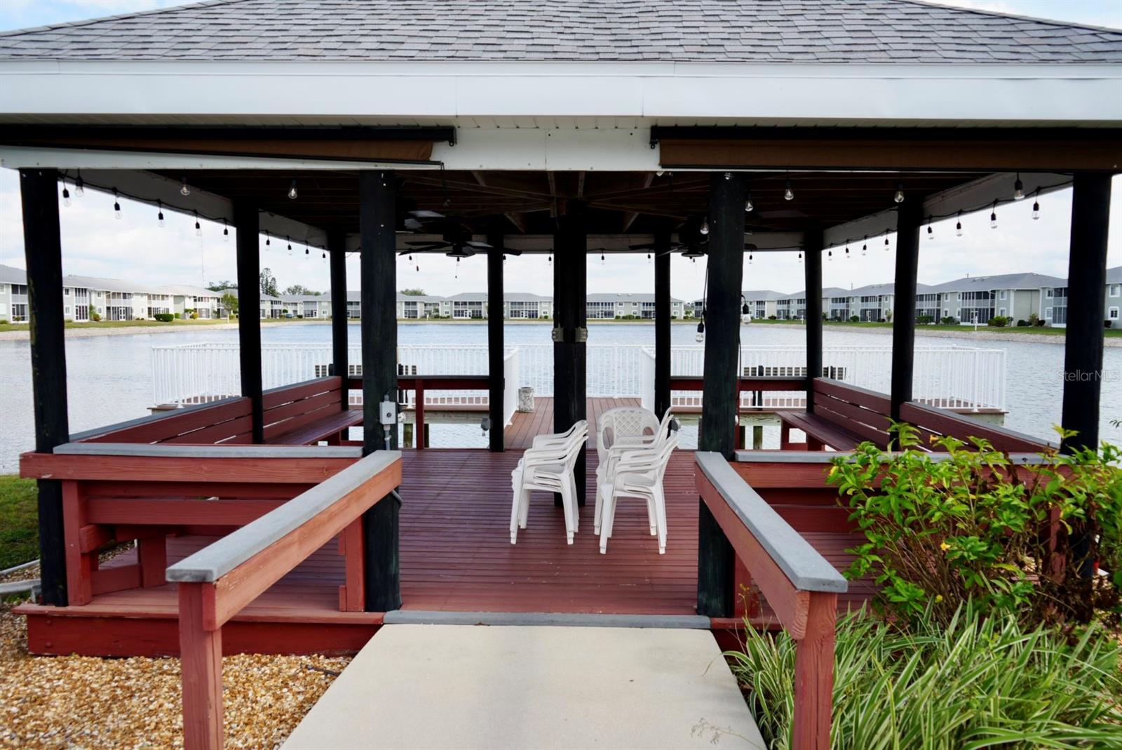 LAKES EDGE PH 03 - Residential