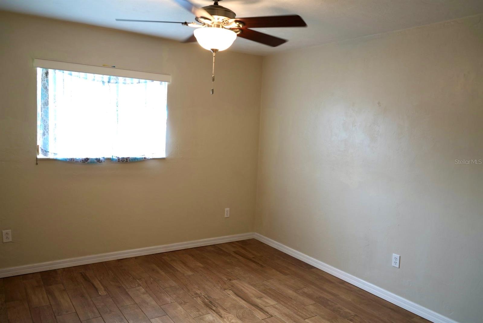 LAKES EDGE PH 03 - Residential