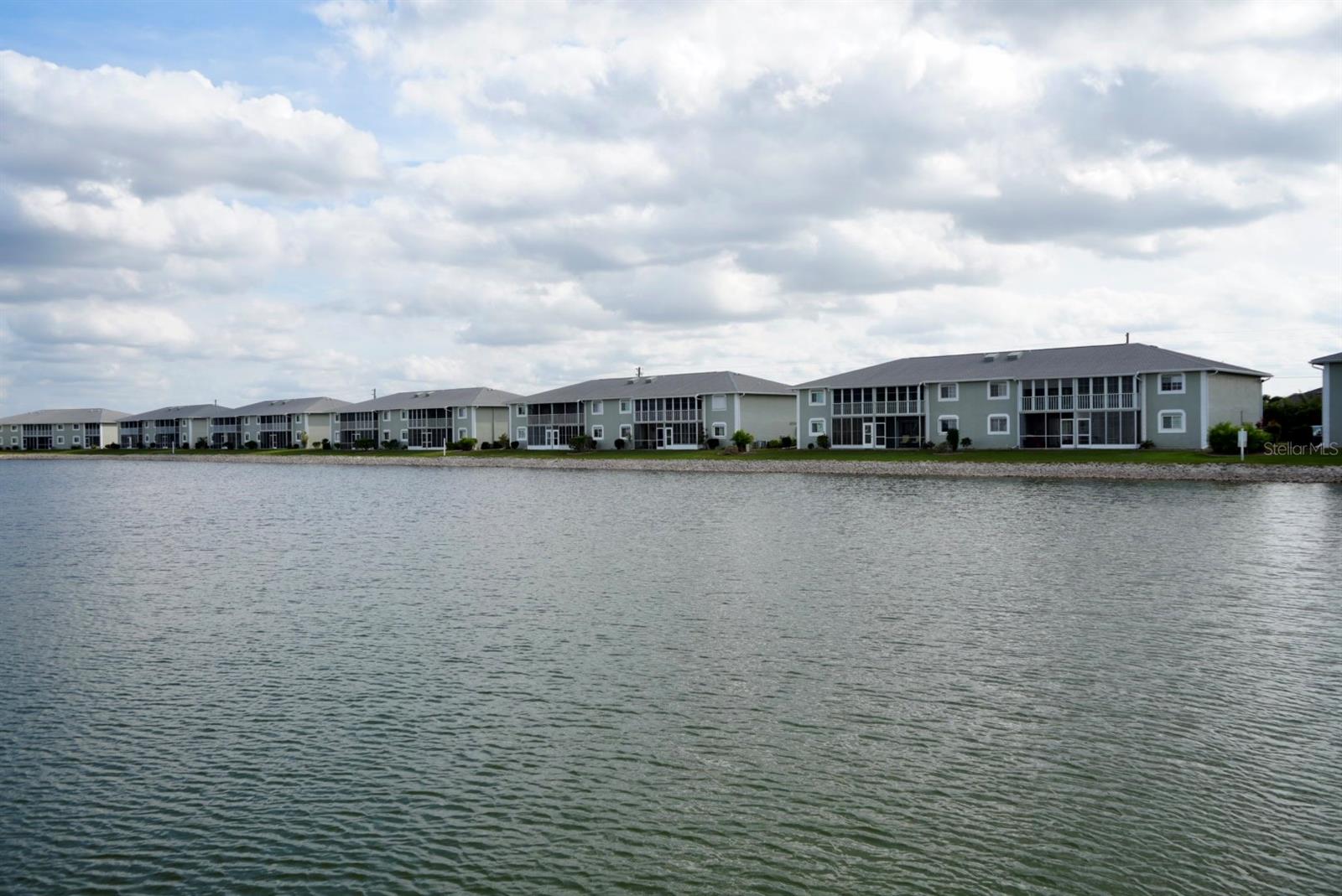 LAKES EDGE PH 03 - Residential