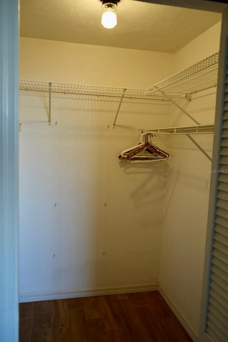 LAKES EDGE PH 03 - Residential