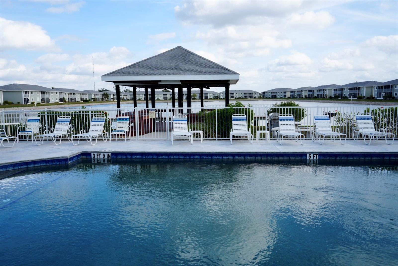 LAKES EDGE PH 03 - Residential