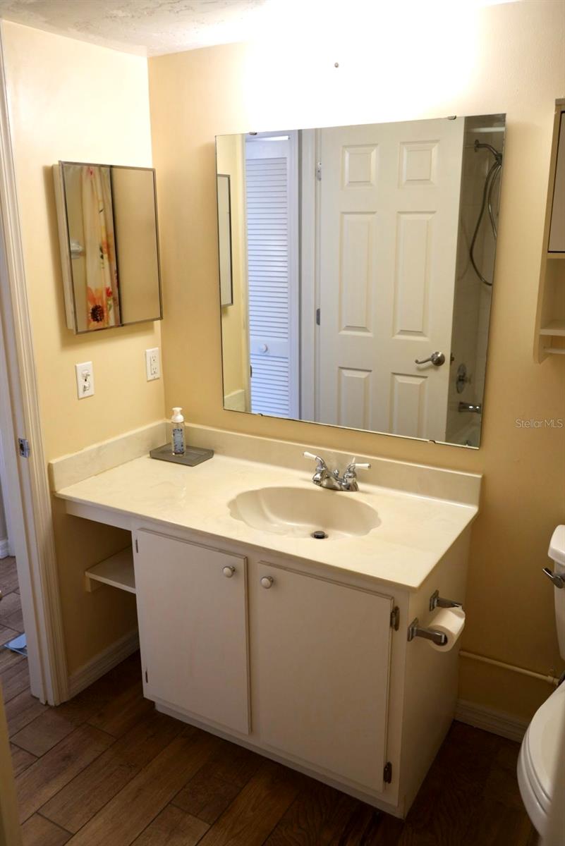 LAKES EDGE PH 03 - Residential