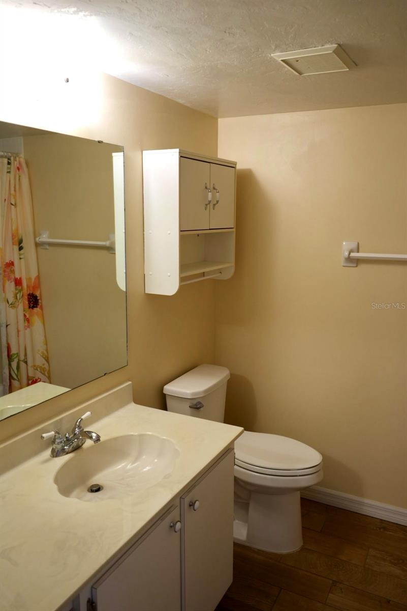 LAKES EDGE PH 03 - Residential