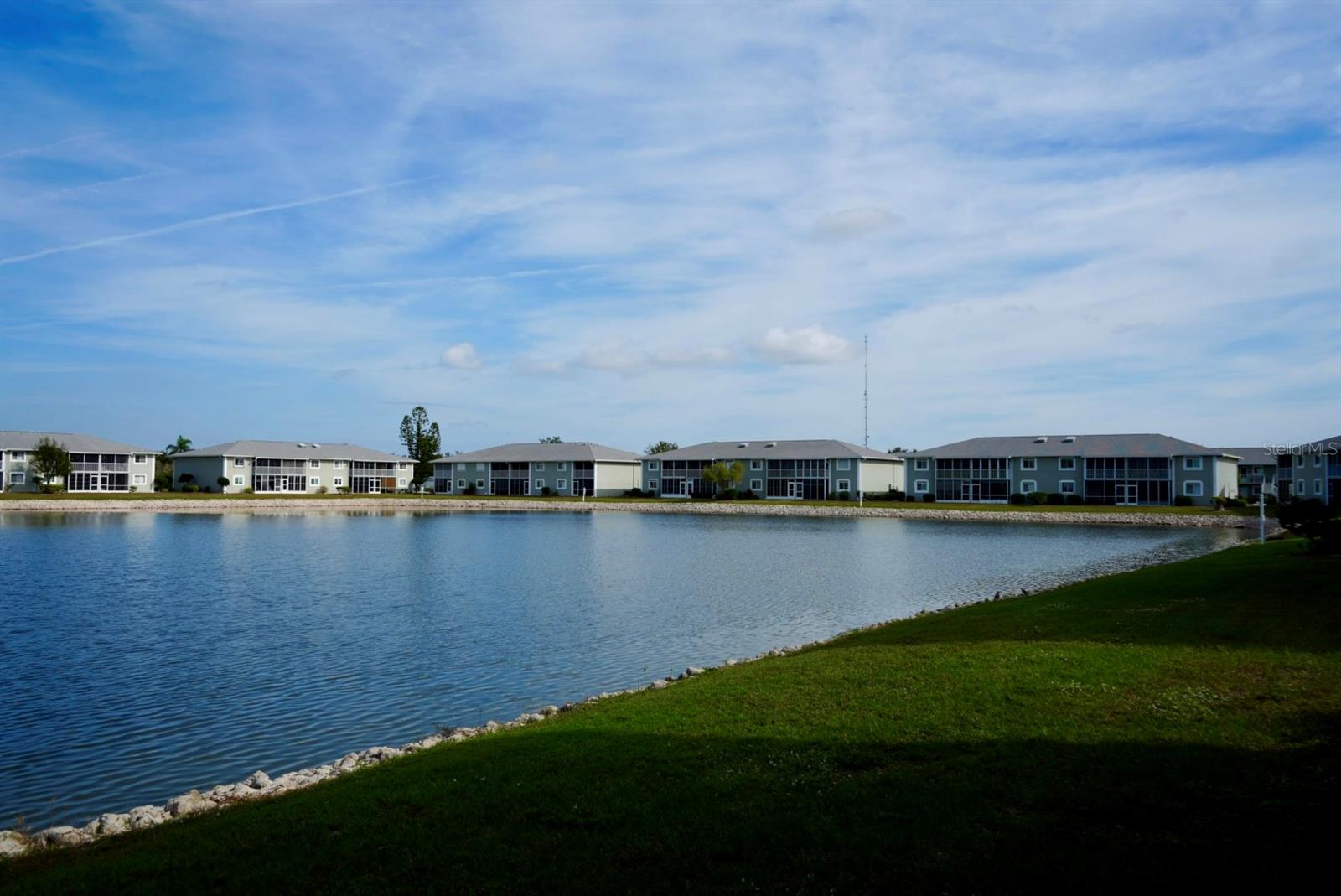 LAKES EDGE PH 03 - Residential