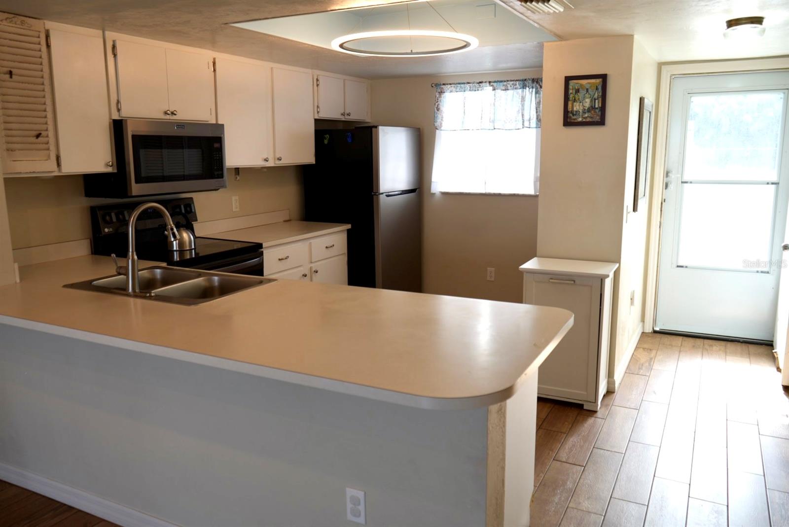 LAKES EDGE PH 03 - Residential