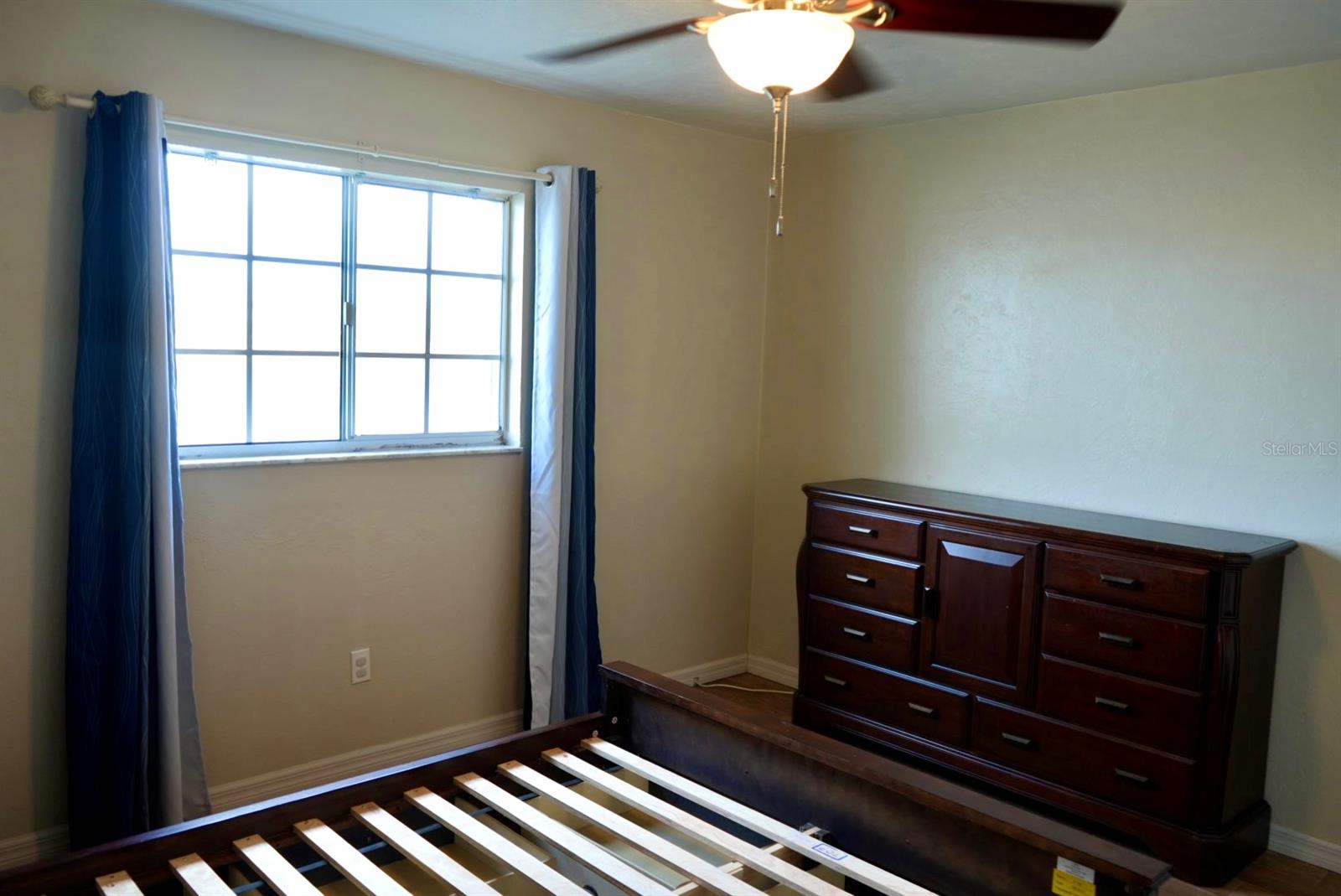 LAKES EDGE PH 03 - Residential