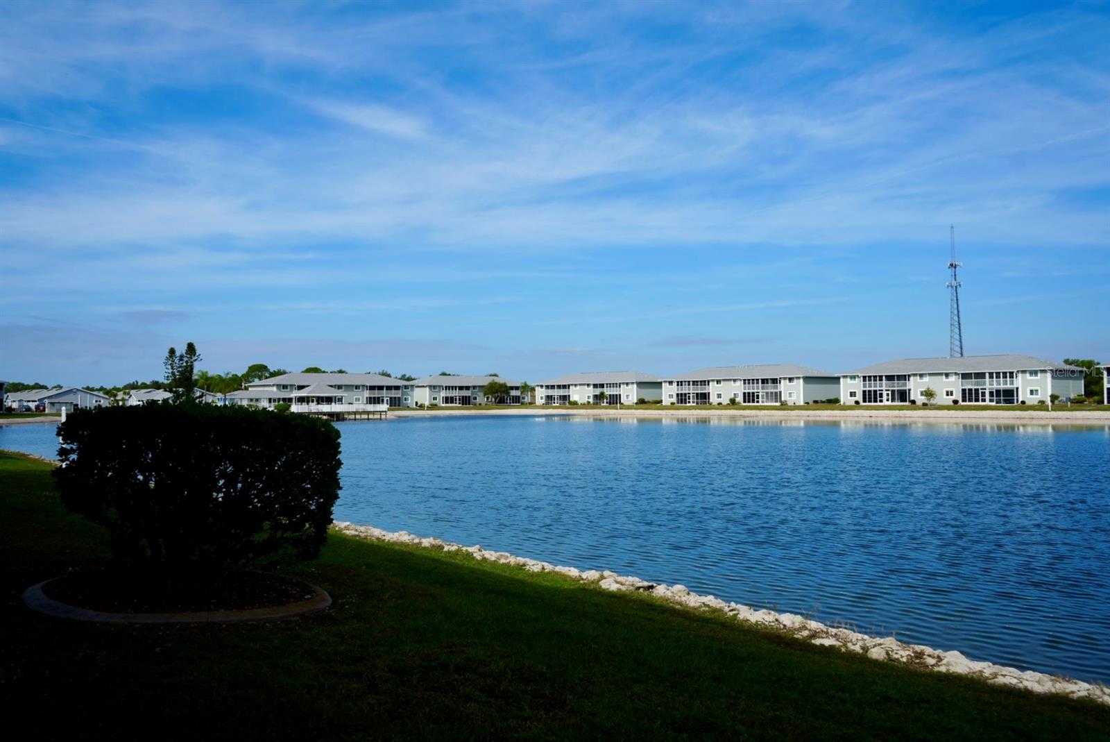 LAKES EDGE PH 03 - Residential