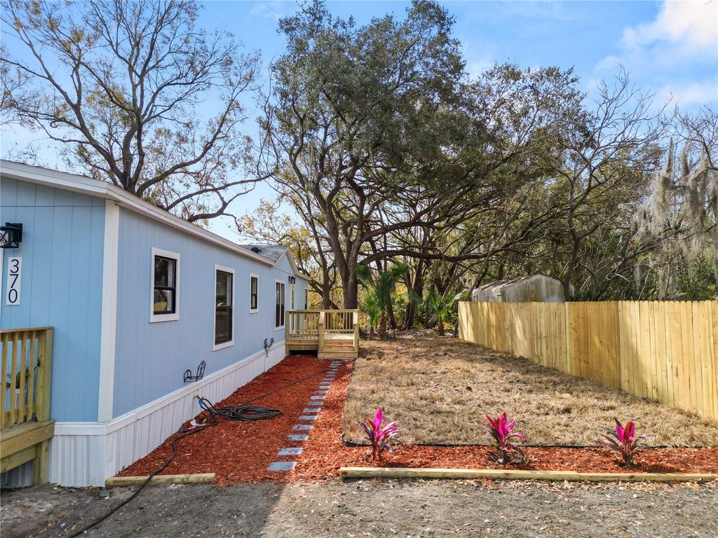 Photo of 370 Cameron Street, Mulberry, FL 33860 (MLS # L4959428)