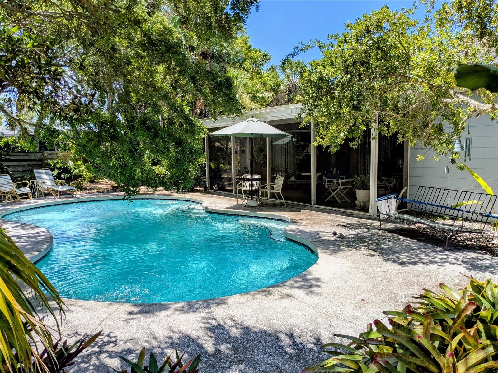 5369 SHADOW LAWN DRIVE