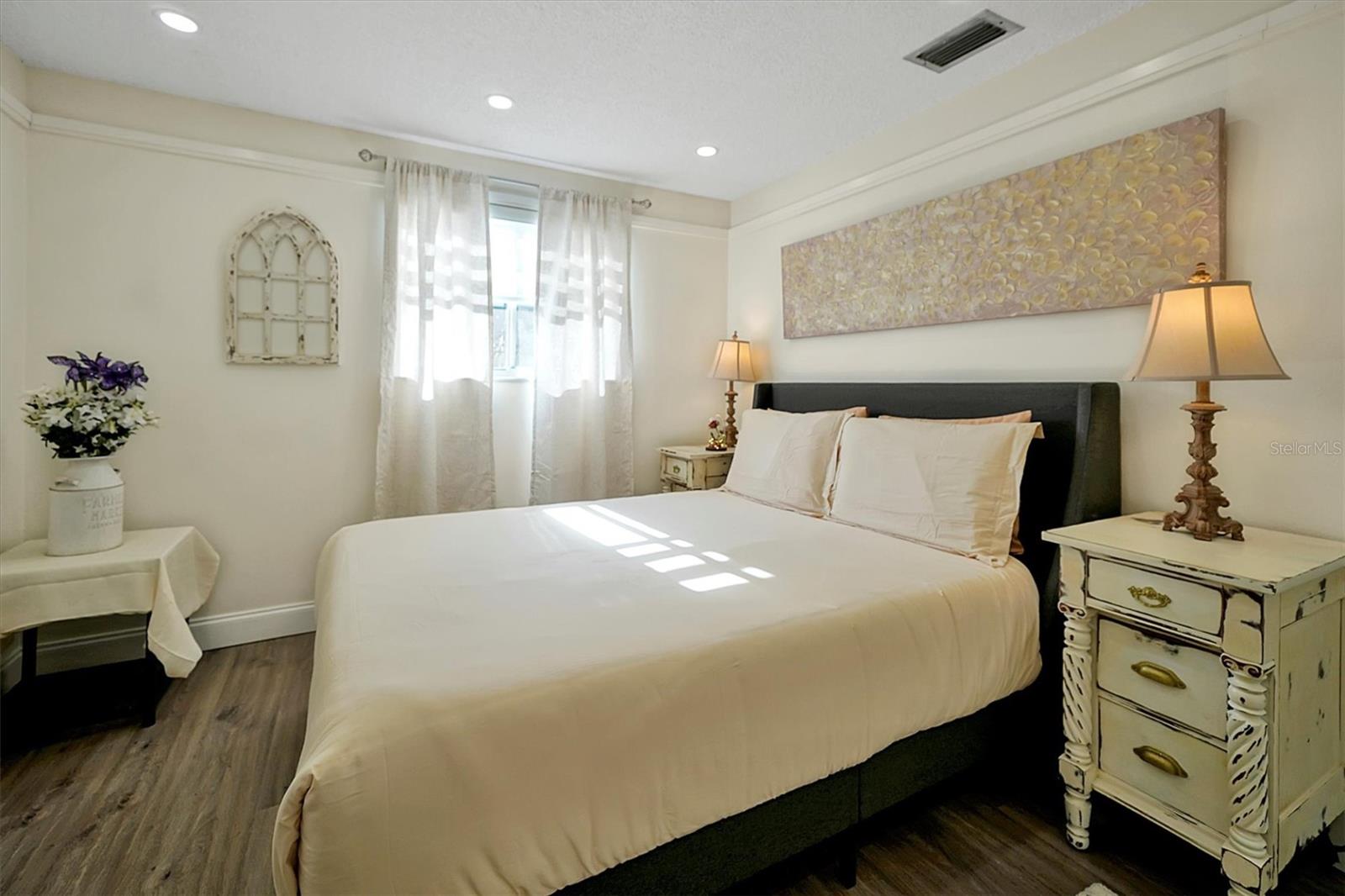 HEATHER OAKS - Residential