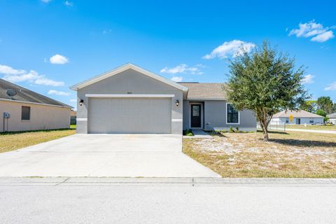 Photo of 4601 Magnolia Preserve Loop, Winter Haven, FL 33880 (MLS # O6356185) Photo of 4601 Magnolia Preserve Loop, Winter Haven, FL 33880 (MLS # O6356185)