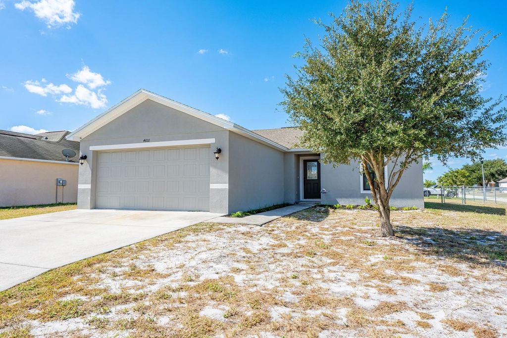 Photo of 4601 Magnolia Preserve Loop, Winter Haven, FL 33880 (MLS # O6356185)