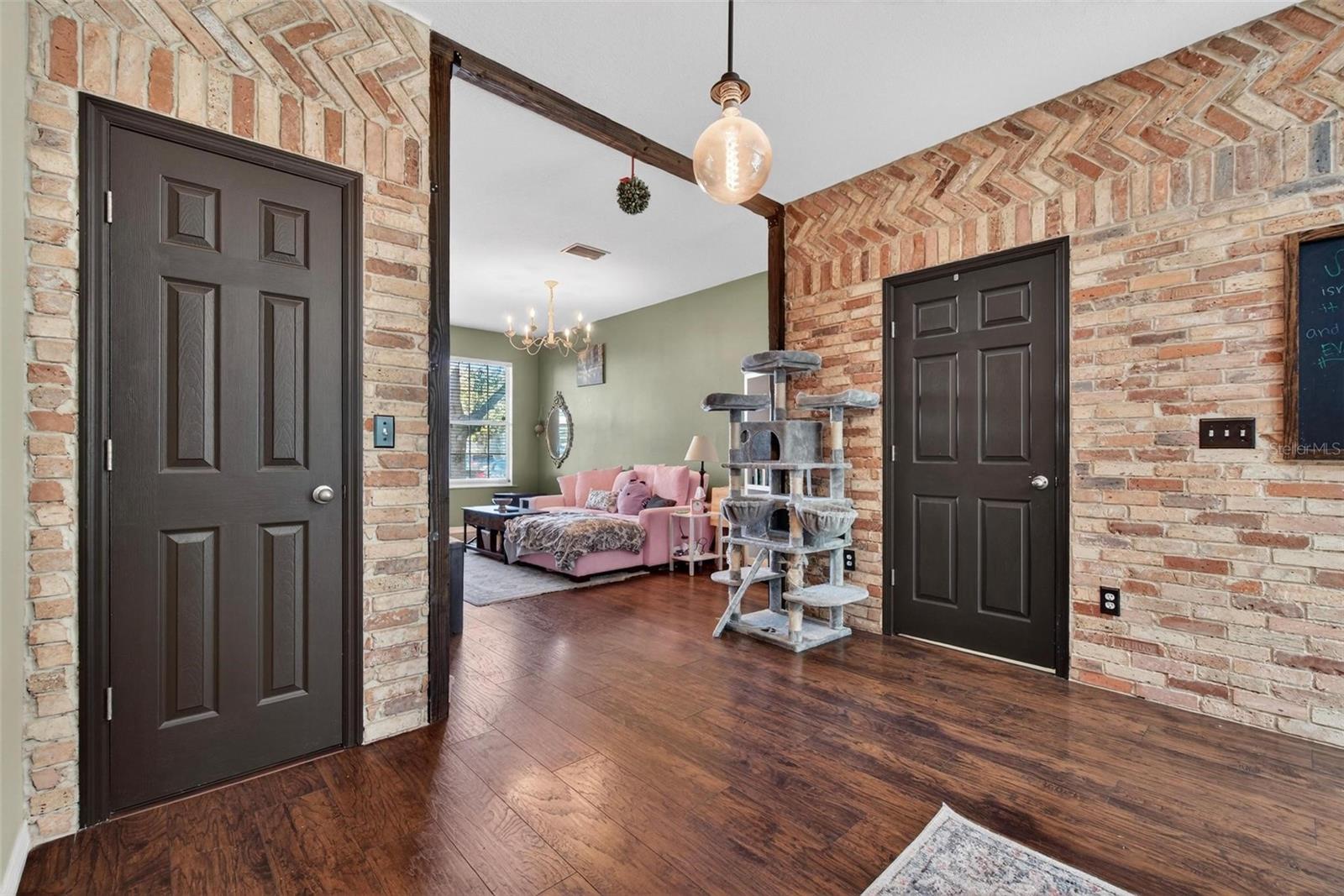 SAWGRASS VILLAGE - Residential