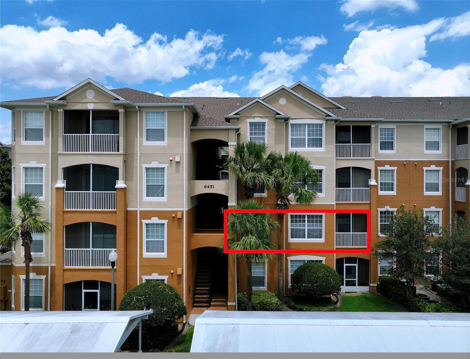 GATED COMMUNITY, Size: 1.447 Sqf. This 2nd floor unit (elevators available) has 3 bedrooms and 2bathrooms
with a split floor plan. There is 2 very large bedrooms (Master and 2nd bedroom) and the 3rd bedroom can be used
as bedroom or office (French door). The kitchen has granite countertops and stainless steel appliances. Washer and
dryer included. 1 reserved carport, The amenities included club house with fitness center, resort style community
pool that has beautiful lakeside views, tennis, playground and much more. just minutes from major highways,
Universal Studios, Valencia Community College and much more. All room sizes, HOA details are intended to be
accurate and must be verified by buyers and/or Buyers Agent. Don't miss out on this fantastic opportunity.