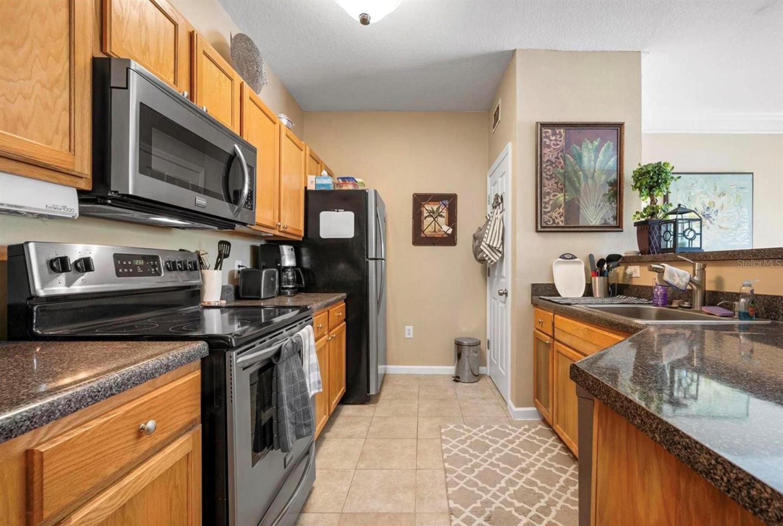 THE PALMS OF CORTEZ - Residential Lease