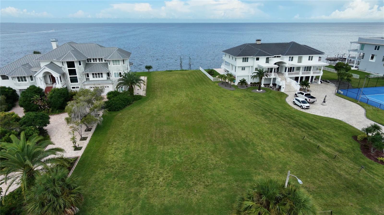 5141 WESTSHORE DRIVE