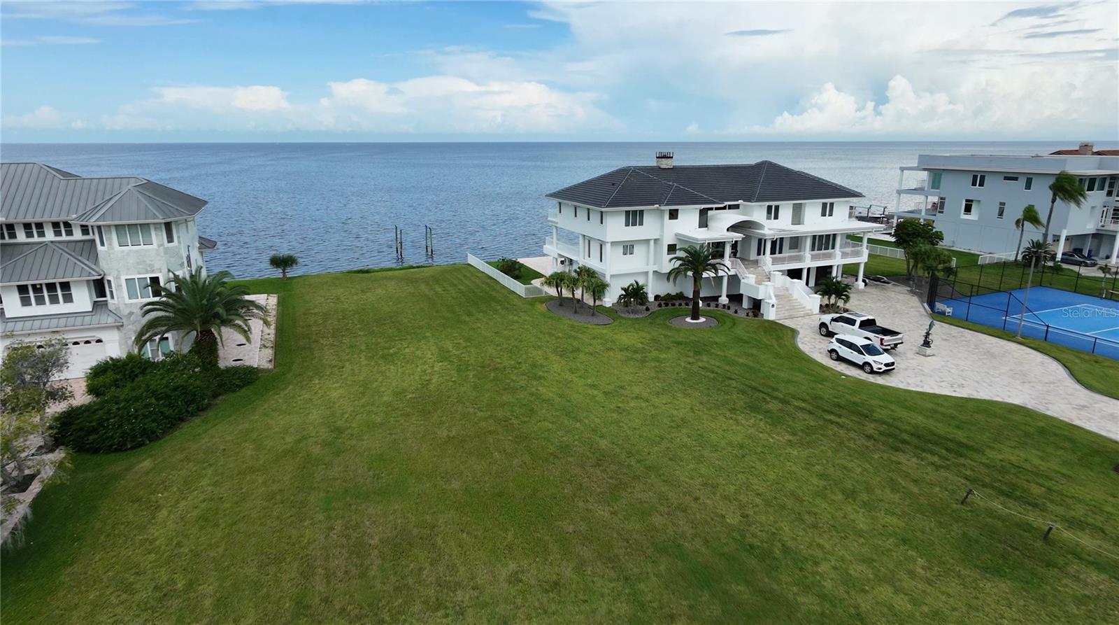 5141 WESTSHORE DRIVE